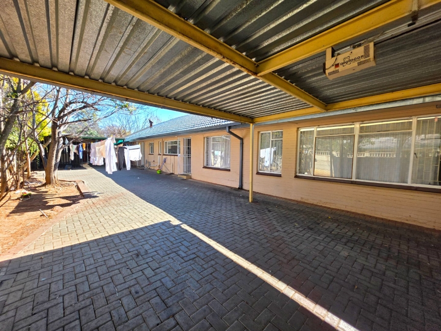 17 Bedroom Property for Sale in Universitas Free State